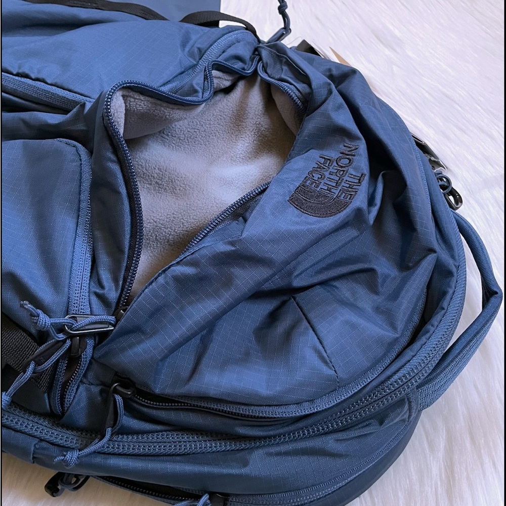 The North Face Surge Blue Backpack - Picture 5 of 9